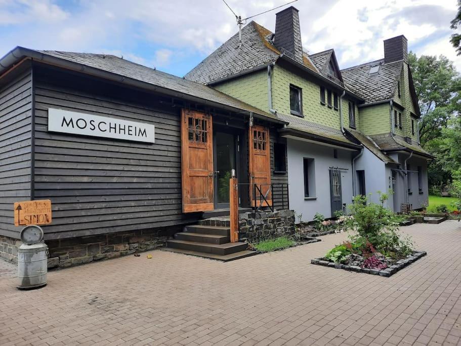 Lokschuppen Im Alten Bahnhof Industrial Style Moschheim Exterior photo